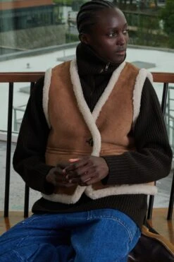 Soeur GILET SANS MANCHES PYRENEES 15 Soeur GILET SANS MANCHES PYRENEES -Boutique Mode Soeur 10 027 PYRENEES VISBY THABOR SAUVAGE 0026 99b16623 b2ff 497e 80dc b495669c498c