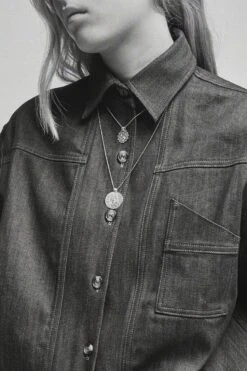 Soeur Médaille DOMITILLE III -Boutique Mode Soeur LOOK16 MEDAILLE DOMI3 DOMI2 CHAINE2 CHAINE1 27393 NB 87dfdc2d d73b 45ff 86f8 4e8068569d5c